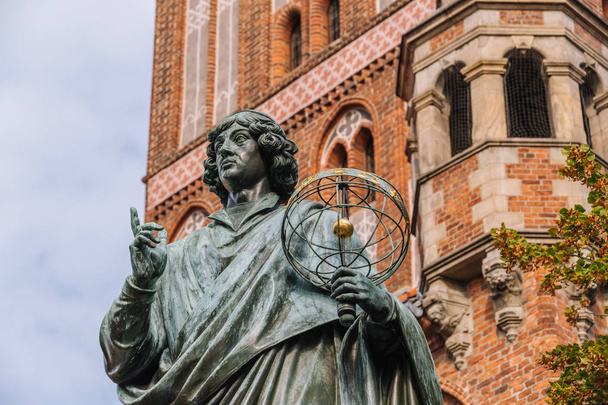 A Toru Nicolaus Copernicus történelmi emlékműve. A város, ahol a híres csillagász élt - Fotó, kép