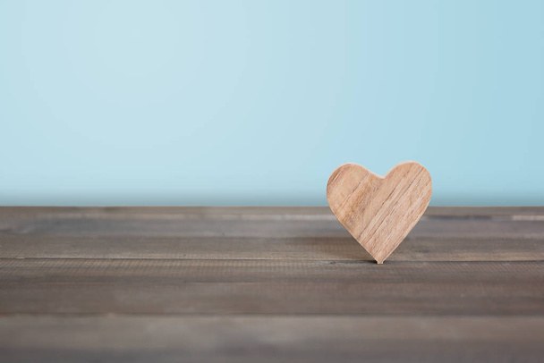 Wood Heart on wood table - Valokuva, kuva