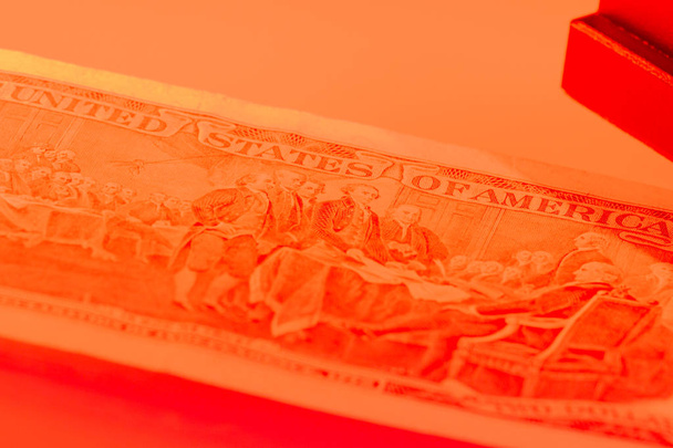 Ověření pravosti dolarů - Fotografie, Obrázek