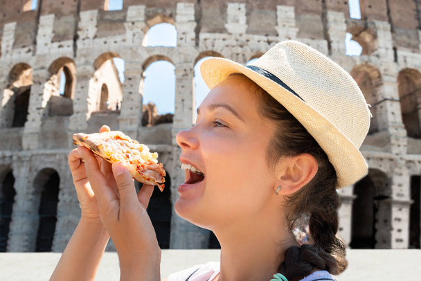 Woman Eating Italian Pizza Near Colosseum, Rome - Zdjęcie, obraz