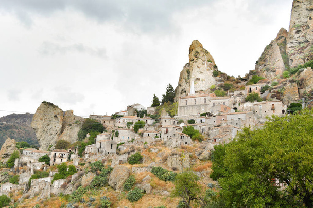 Przegląd Pendedattilo małe miasteczko w Kalabrii - Zdjęcie, obraz