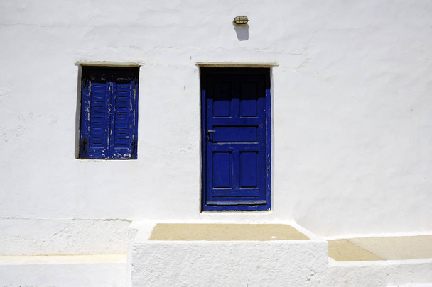 Exterior view of a traditional house in Serifos island in Greece on Aug. 18, 2019 - Фото, зображення