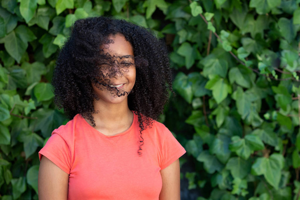 Krásná Afro teenagerka  - Fotografie, Obrázek