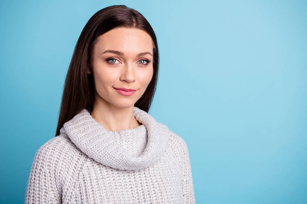 Turned photo of focused intelligent adorable woman feel gorgeous have work time with colleagues wear trend pullover isolated over blue color background - Foto, immagini