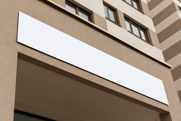 Λευκός χώρος αντιγράφου κενού χώρου σε μπεζ πρόσοψη κτιρίου διαμερίσματος, εξωτερικός σχεδιασμός - Φωτογραφία, εικόνα