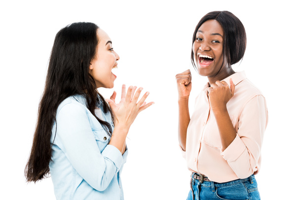 усміхнені азіатські та афроамериканські друзі показують так жести ізольовані на білому
  - Фото, зображення