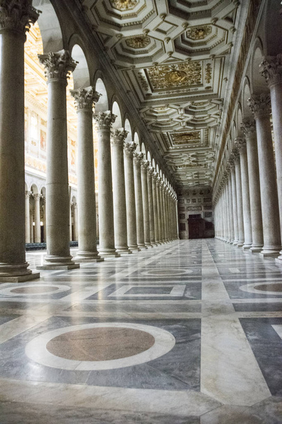 San Paolo Fuori Le Mura Rooman katedraali
 - Valokuva, kuva