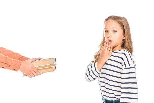 vista parziale di due bambini con libri isolati su bianco
 - Foto, immagini