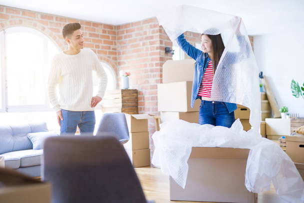 Young asian couple excited moving to a new apartment - Photo, Image