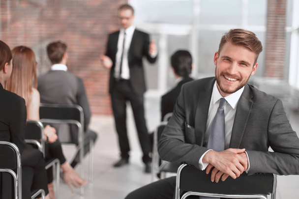 young businessman sitting in the conference room - Foto, imagen