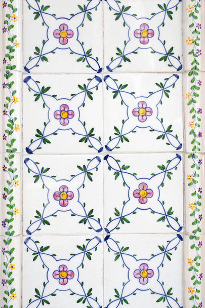 Tradiční portugalské ozdobné dlaždice azulejos. - Fotografie, Obrázek
