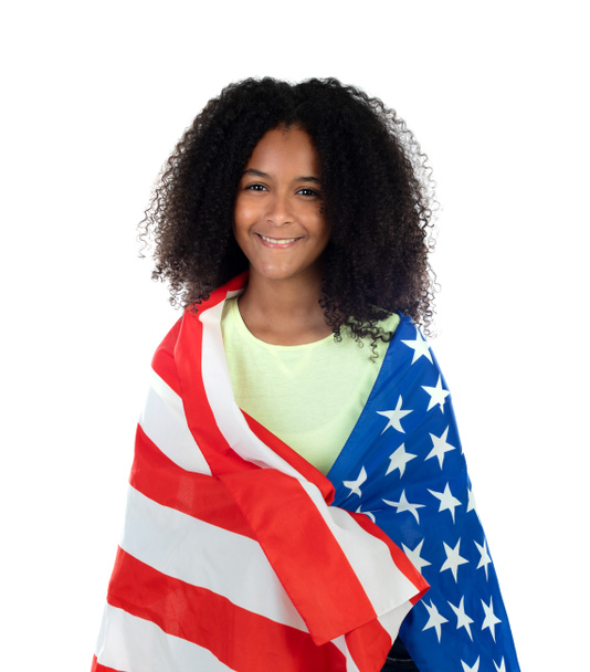 Αφρικανικό κορίτσι με αμερικανική σημαία στους ώμους της - Φωτογραφία, εικόνα