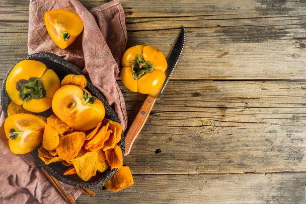 gedroogde persimmon vruchten - Foto, afbeelding