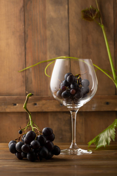 Wine glass full grapes, wine concept - Valokuva, kuva