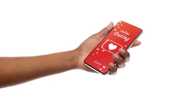 Randki aplikacja otwarta na smartphone w African American womans ręka - Zdjęcie, obraz