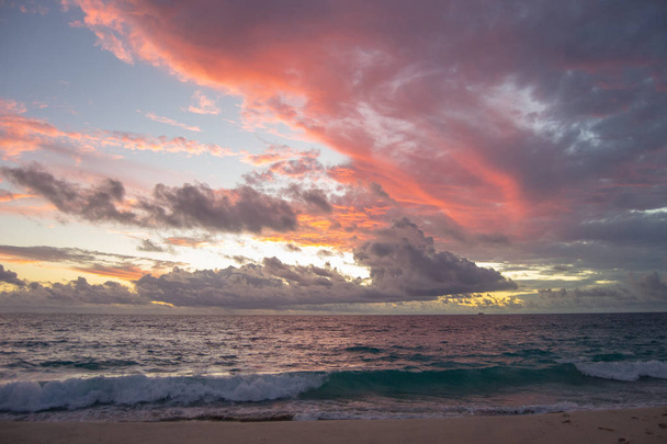 Avustralya Perth gün batımında bir Plaj güzel renkler - Fotoğraf, Görsel