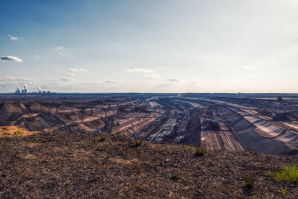 Těžba uhlí s těžkým vykopatcem v Německu, Boxberg Power stati - Fotografie, Obrázek