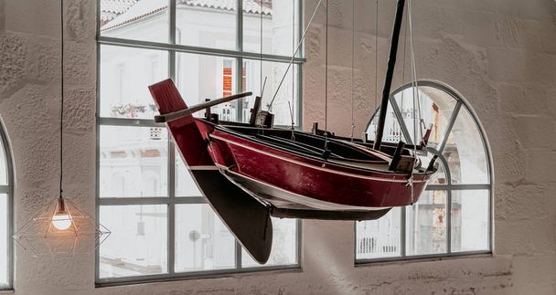 Vene roikkuu markkinoilla Pontevedra
 - Valokuva, kuva