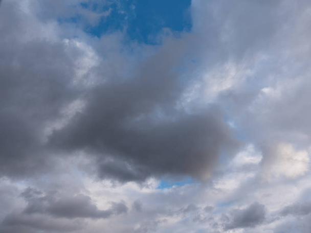 Beautiful white clouds in the blue sky - Foto, Imagen