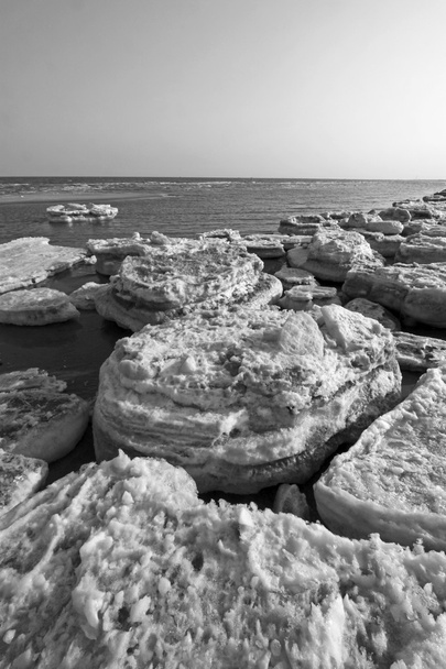 Coast fennmaradó jég természetes táj - Fotó, kép
