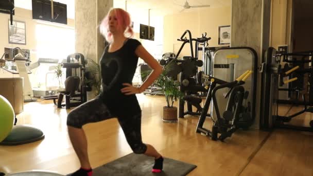 lunges exercises on the step - Footage, Video