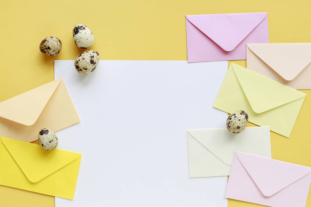 Colorful envelopes on yellow background - Foto, immagini
