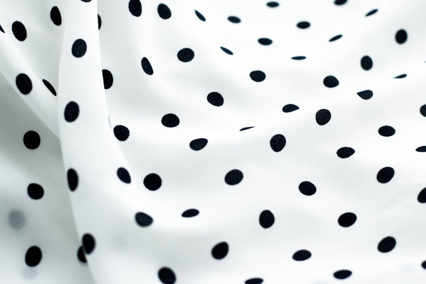 Класична текстура точкового текстильного фону, чорні крапки на білому
 - Фото, зображення
