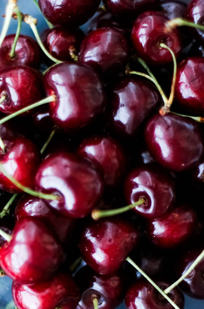Fresh sweet cherries, juicy cherry berries fruit dessert as heal - Φωτογραφία, εικόνα