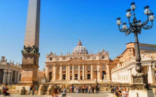 Bazilika svatého Petra v St. Peterově náměstí, Vatikánský městský stát. Vati - Fotografie, Obrázek