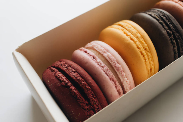 box with delicious bright macaroons, sweet dessert  - Zdjęcie, obraz
