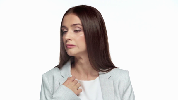 ελκυστική επιχειρηματίας αηδιασμένη από μυρωδιά απομονωμένη σε λευκό   - Πλάνα, βίντεο
