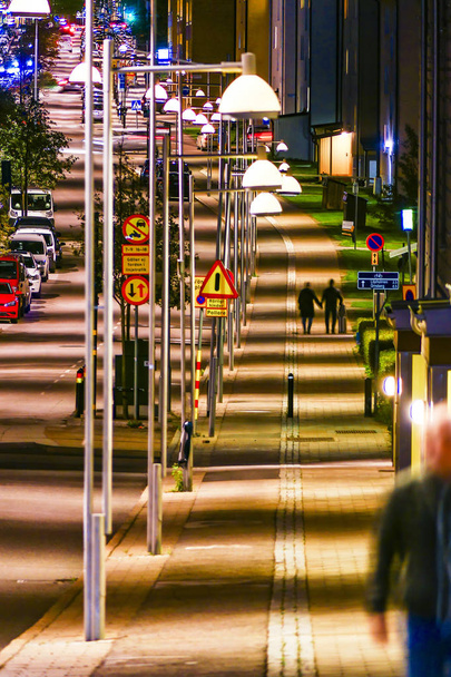 Estocolmo, Suecia La calle principal en Hagersten o Hagerstensvagen
. - Foto, Imagen