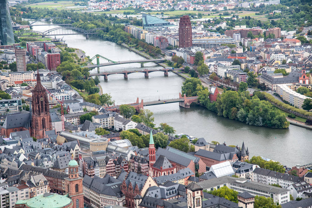 Frankfurt an einem bewölkten Tag, Deutschland - Foto, Bild