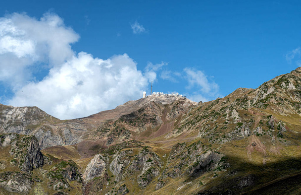 Observatorio PIc du midi en los Pirineos franceses
 - Foto, imagen