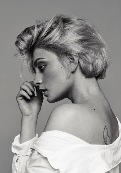 Black and white portrait of sexy blonde woman  - Φωτογραφία, εικόνα