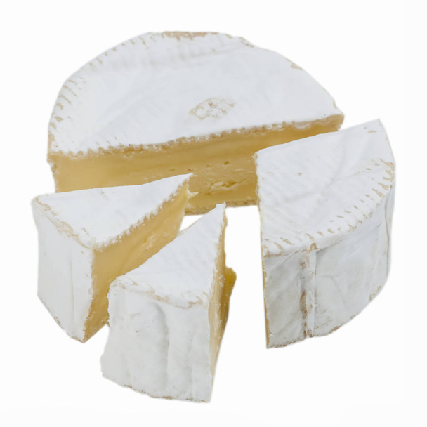 Delicios Camembert sajt, elszigetelés fehér - Fotó, kép