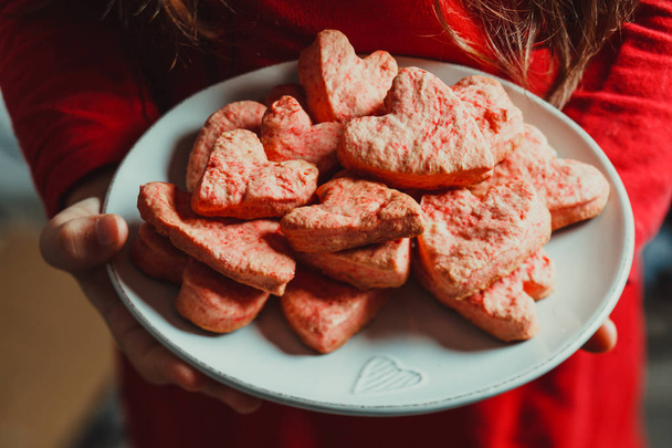 Pink heart cookies on Valentines day for lovely mother - 写真・画像