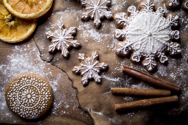 Christmas cookies. Sugered Cakes. Traditional homemade spice cookies. - Foto, Imagen
