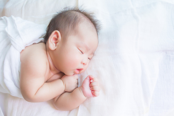 眠っている赤ちゃん - 写真・画像