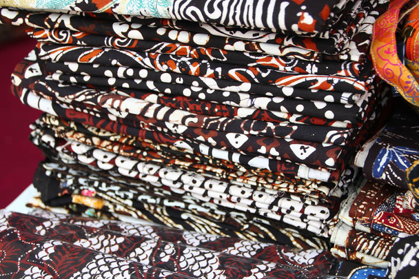 Close look di tessuti popolari in Indonesia chiamato Batik, questo è fatto di colori naturali
 - Foto, immagini