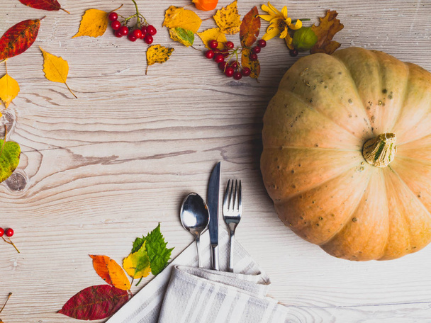 Fall Themed Table Srangement for a Seasonal Party, Thanksgiving day concept
 - Фото, изображение