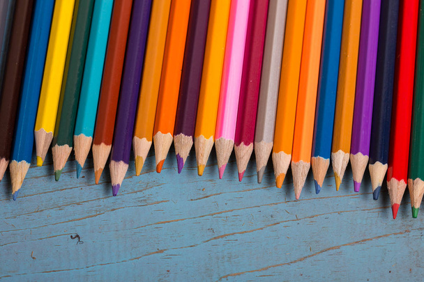 Lápis coloridos
 - Foto, Imagem