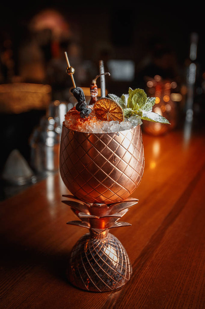 close up shot of delicious cocktail on bar - Foto, Imagem