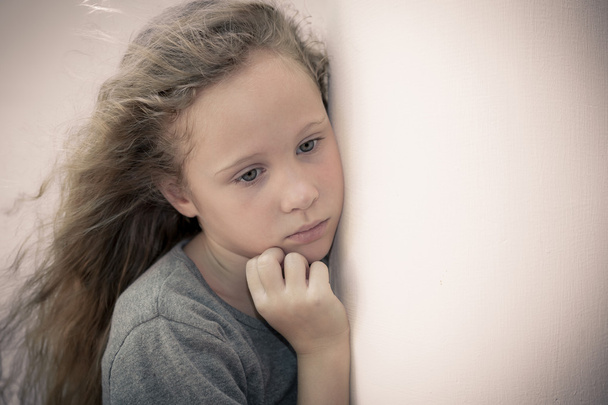 Portrait of sad child - Foto, afbeelding