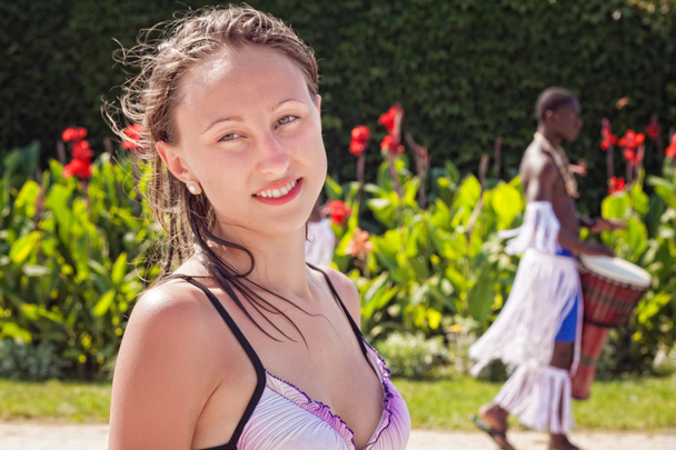 mladá žena na dovolené - Fotografie, Obrázek