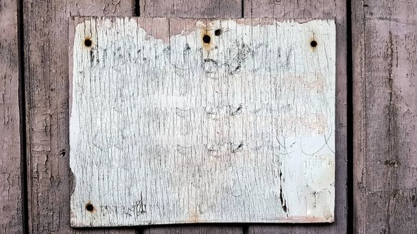 Panneaux d'affichage sur une maquette murale en bois rustique. cadres vintage sur un vieux mur en bois. Texture de fond en bois gris avec espace de copie. table murale en bois - Photo, image