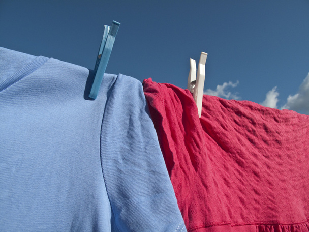 Waschen on line - blauer Himmel - Foto, Bild