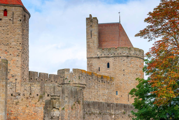 カルカソンヌの中世の城、オード、オクシタニー、フランス - 写真・画像
