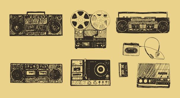 Retro media. Microphones, reel tape recorder, radio receiver, headphones. Set of items music lover and radio isolated on white background. - ベクター画像