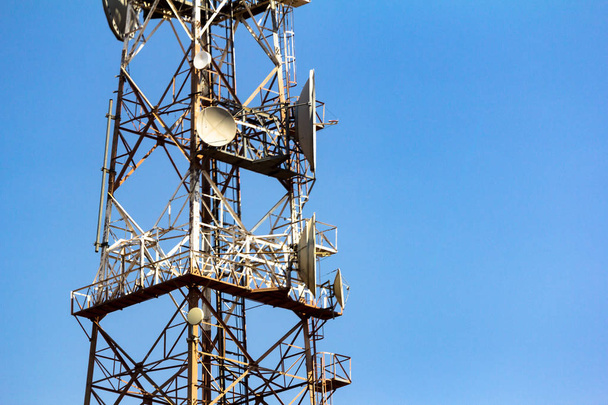 Antena de transmisión (Torre
). - Foto, imagen